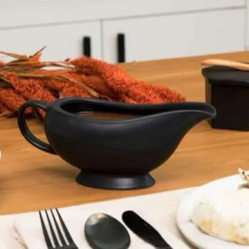 Elegant Ceramic Gravy Boat - Perfect for Dining