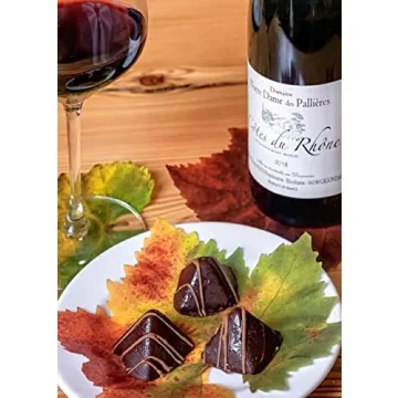 Parchment Paper Leaves for Cheese & Charcuterie Boards - Sisson Distribution Leaves (Pack of 20) (Grape Variety). Made in USA with French Parchment Paper.