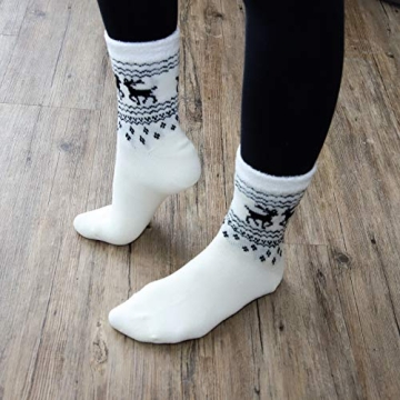 Cozy Cabin Socks for Women - Aloe Infused Warmth