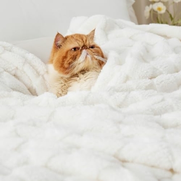 Bedsure White Fleece Blanket Soft Cozy King Size