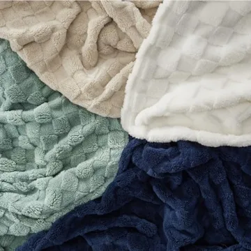 Bedsure White Fleece Blanket Soft Cozy King Size