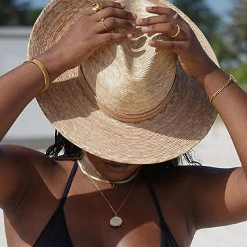 CANEVINKA Gold Plated Seashell Pendant Necklace