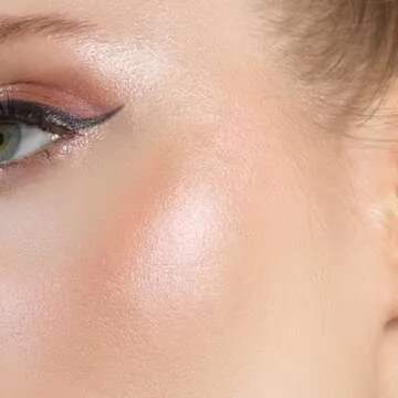 stila Heaven's Hue Highlighter | Lightweight Soft Makeup Glow, Bouncy Texture Illuminates Skin, Transfer-Resistant | Kitten, 0.35 Oz. (Pack of 1)