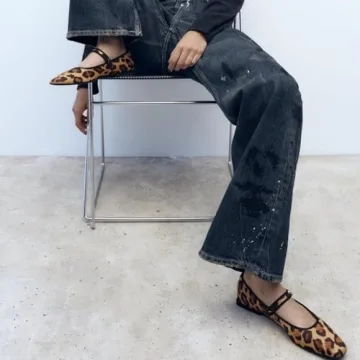 DOEYG Leopard Ballet Flats Shoes for Women Animal Print Velvet Mary Jane Flats Shoes Square Toe Dressy Casual Comfortable Suede Ballerina Shoes with Buckle Strap