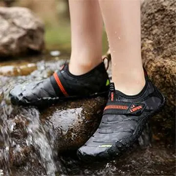 UBFEN Water Shoes for Kids Lightweight Quick Dry Aqua Socks