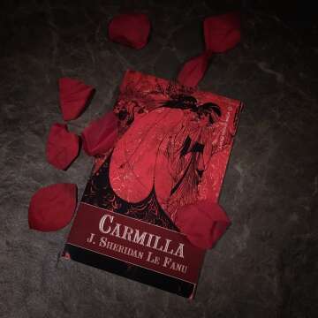 Carmilla: The Original Gothic Vampire Novel with Dark Romance