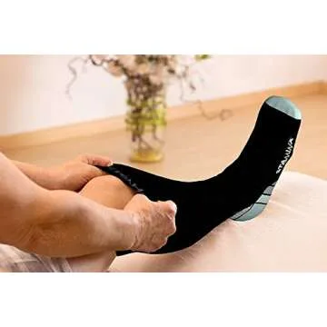 Physix Gear Compression Socks - Best Men & Womens Compression Socks for Circulation, Running, Nurses, Athletic Use Sock Compression, Blood Pressure Socks, Calcetines de Compresion, Black/Grey, S/M