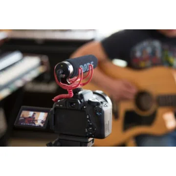 RØDE VideoMic GO Lightweight Shotgun Microphone for Filmmaking