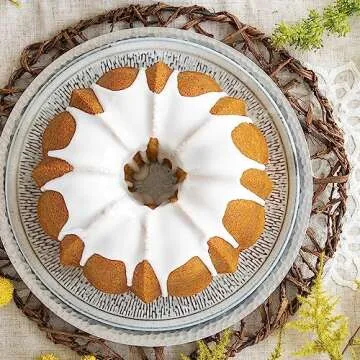 Nordic Ware Original Bundt Pan, 12-Cup, Toffee