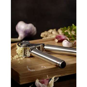 Rösle Stainless Steel Garlic & Ginger Press for Easy Use