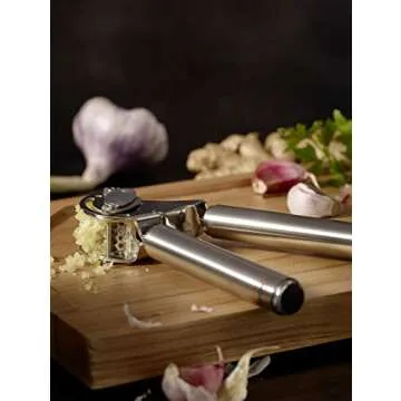 Rösle Stainless Steel Garlic & Ginger Press for Easy Use