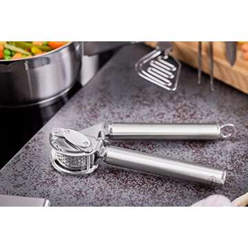 Rösle Stainless Steel Garlic & Ginger Press for Easy Use