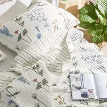 Bedsure Floral White Quilt Set - King Size Reversible Quilt Bedding Set, 3 Pieces Lightweight Bedspread, Soft Botanical Bed Coverlet with 2 Pillow Shams for All Seasons (106"x96")