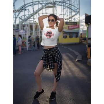 American Classics Def Leppard Rock Band Love Bites Mouth Ladies Short Sleeve Festival Cali Crop Top Graphic T-Shirt, White, Medium