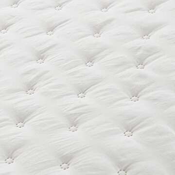 HIARUO 3-Piece Queen Quilt Set - Soft Warm Ultrasonic Reversible Pleated Ruffled Coverlet Bedspread Set (90 x 90 Inch) with 2 Pillow Sham (20 x 26 Inch), White