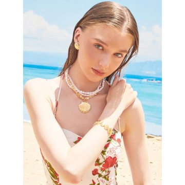 WOWORAMA Gold Seashell Earrings for Summer Glamour