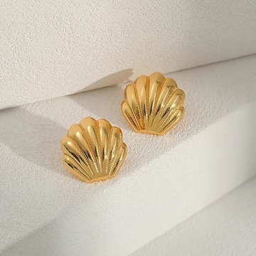 WOWORAMA Gold Seashell Earrings for Summer Glamour