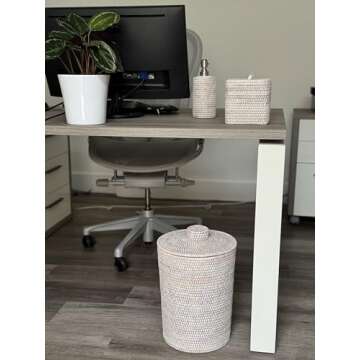 Kouboo La Jolla Rattan Round Plastic Insert & Lid, Dorm Waste Basket, Bedroom, Living Room, Bathroom Basket for Dry Organic, Home Decor, Large White-Wash