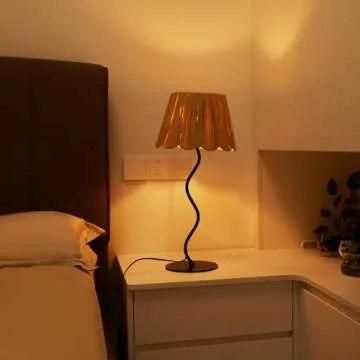 Modern Rattan Lampshade Table Lamp for Stylish Living