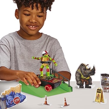 TMNT Raphael Figure with Skateboard - Exclusive Accessory