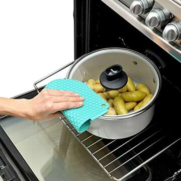 Charles Viancin - Honeycomb Silicone Pot Holder - Withstands Temperatures up to 220°C / 428°F - BPA-Free, Plastic Free, Food-Grade Silicone - Dishwasher Safe - Turquoise