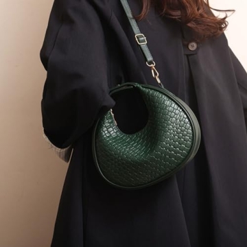 Casual Shoulder Bag: Lightweight, Stylish, Versatile