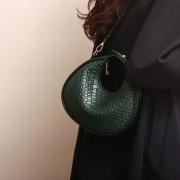 Casual Shoulder Bag: Lightweight, Stylish, Versatile