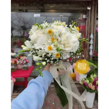 دسته‌گل عروس سفید با فریزیا و نرگس