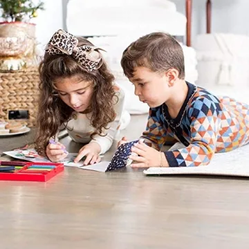 Melissa & Doug Triangular Crayons - Non-Roll and Durable Creativity