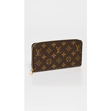 Louis Vuitton Pre-Loved Zippy Wallet for Ample Style and Functionality