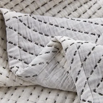 Amelie Home Quilted Blanket - Lightweight and Stylish