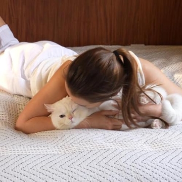 Amelie Home Quilted Blanket - Lightweight and Stylish