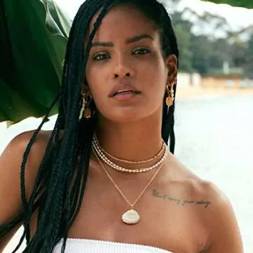 POTESSA Natural Shell Pendant Choker Necklace 18K Gold Plated Cable Chain Adjustable Seashell Necklace for Women Beach