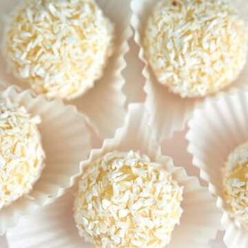 Yupik Sweetened Coconut: Gluten-Free, Vegan, 2.2 lb