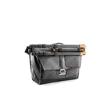 Peak Design Everyday Messenger Bag - Adults, Everyday Users, Travelers, Photographers, Commuters - Unisex - Messenger - 15 Inch - Charcoal