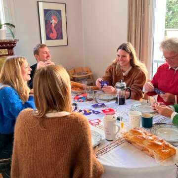 SAVANA Crack List - The Crack-You-Up Categories Card Game | 2+ Players | Quick and Hilarious Game for Kids, Teens and Adults | Family Board Games