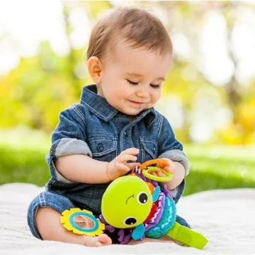 Infantino Hug and Tug Musical Bug for Engaging Infant Play