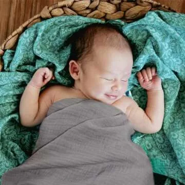 Muslin Swaddle Blankets for Newborn, 3 Pack Breathable Soft Receiving Blanket, Large 38 x 40 inches Swaddle Wrap Burping Clothes, Essentials Infant Shower Items, Toddler Gift (Multiple Colors)