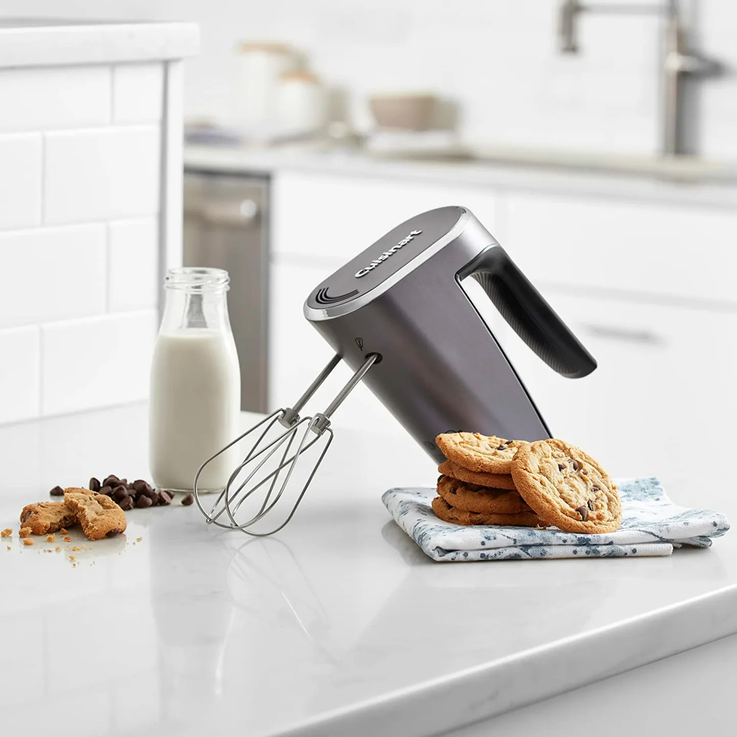 Cuisinart Cordless Hand Mixer with 5 Speed Options