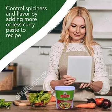 Authentic Mae Ploy Green Curry Paste, 14oz Tub