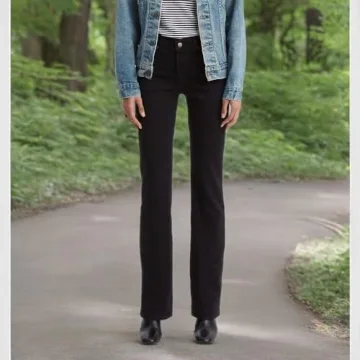 Levi's Women's Classic Bootcut Jeans for Ultimate Comfort and Style