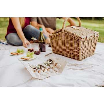 PICNIC TIME Piccadilly Picnic Basket, Romantic Picnic Basket for 2 with Picnic Set - Includes Utensil Set, Plates, and Wine Opener, (Natural Canvas)