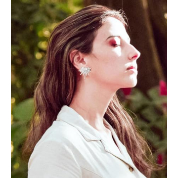 Stunning Star-Shaped Rhinestone Earrings for Special Occasions