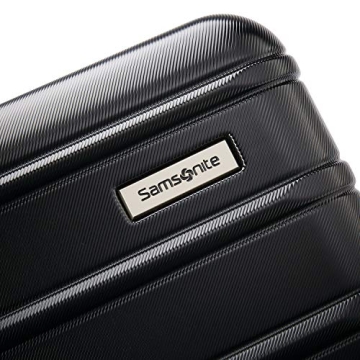 Samsonite Omni 2 Expandable Luggage Set for Travelers