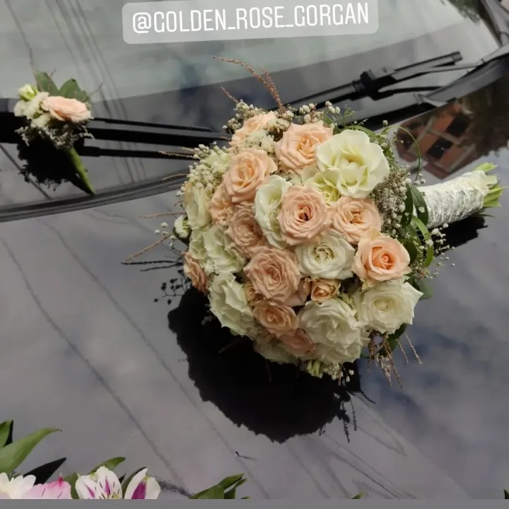 دسته گل عروس رز مینیاتوری سفید و گلبهی