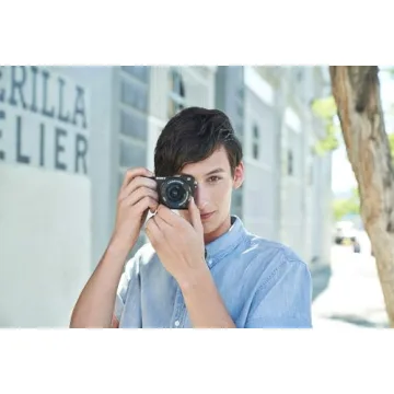 Sony Alpha 6100 Mirrorless Camera with 16-50mm Lens