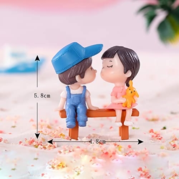 Miniature Couple Figurines - Boy & Girl Kiss Dolls