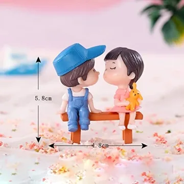 Miniature Couple Figurines - Boy & Girl Kiss Dolls