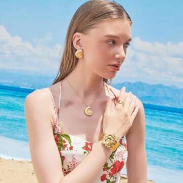 Elegant LILIE&WHITE Gold Conch Pendant Necklace for Women