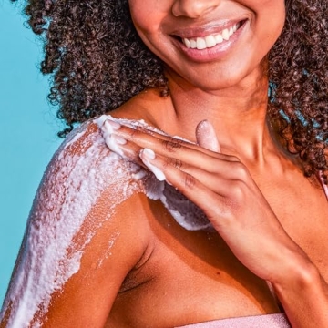 Tree Hut Peppermint Pearl Sugar Scrub for Hydrated Skin